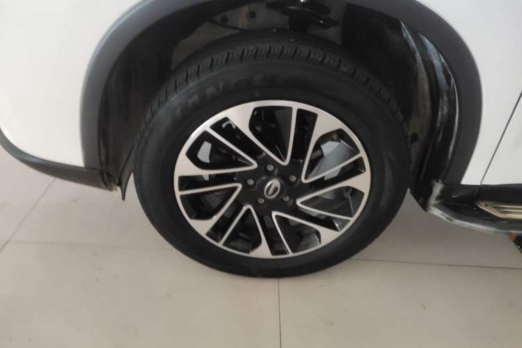 Used GAC Trumpchi GS4 2015 200T Manual Elite Edition Left Front Wheel Hub