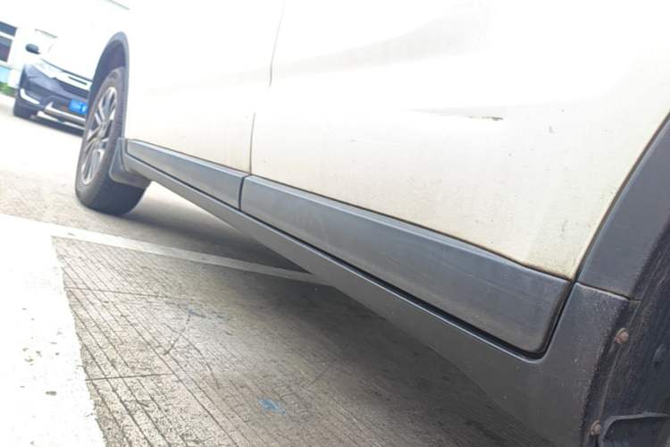 Used GAC Trumpchi GS4 2015 200T Manual Elite Edition Left Side Sill