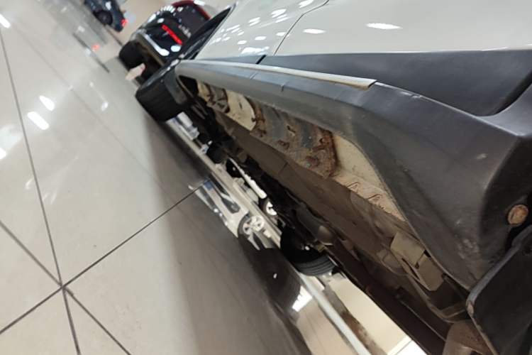 Used GAC Trumpchi GS4 2015 200T Manual Elite Edition Left Side Sill