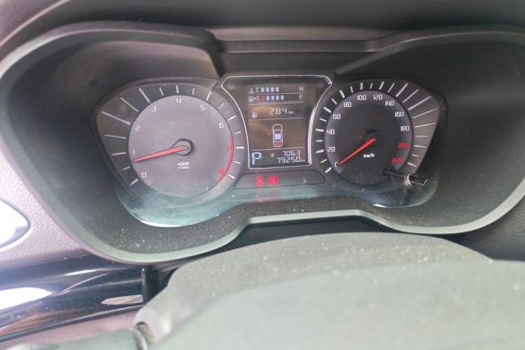 Used GAC Trumpchi GS4 2015 200T G-DCT Comfort Edition Odometer Close Up