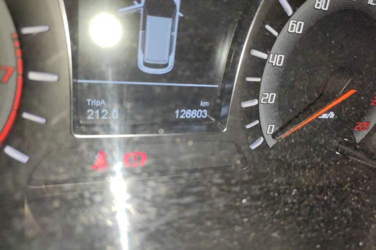 Used GAC Trumpchi GS4 2015 200T Manual Elite Edition Odometer Close Up