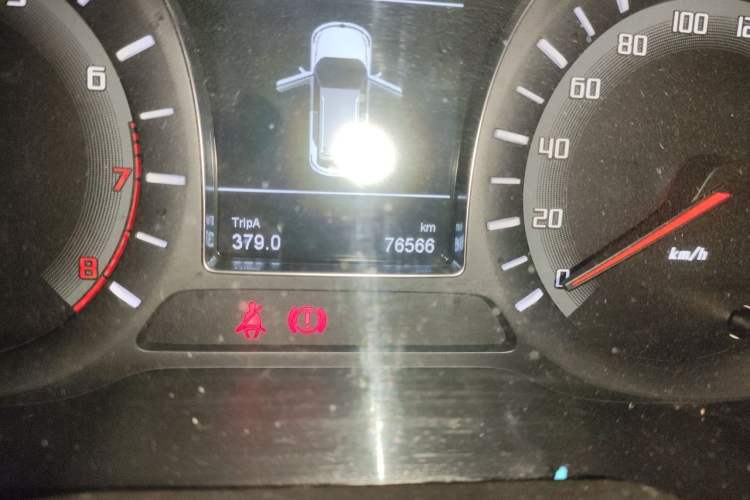 Used GAC Trumpchi GS4 2015 200T Manual Elite Edition Odometer Close Up