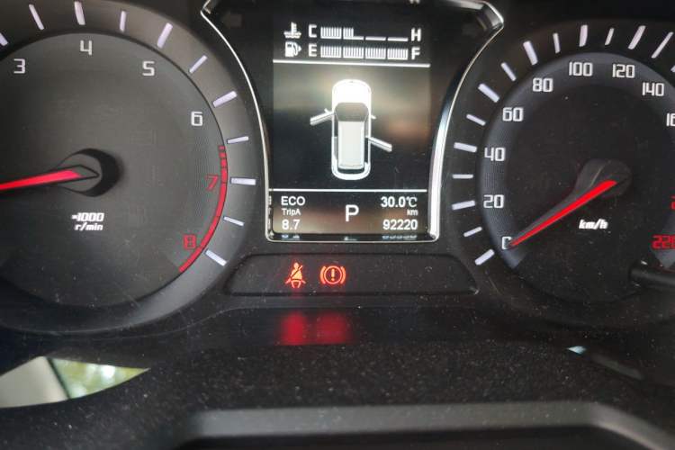 Used GAC Trumpchi GS4 2015 200T G-DCT Luxury Edition Odometer Close Up