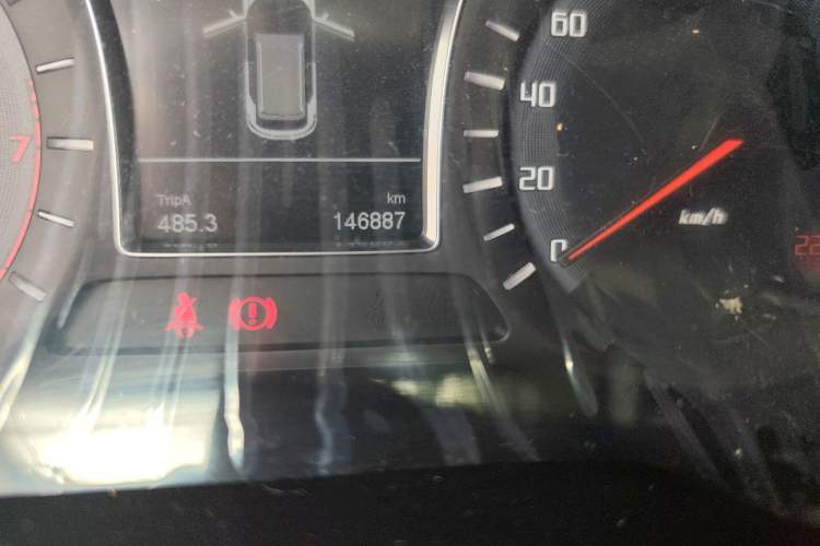 Used GAC Trumpchi GS4 2015 200T Manual Luxury Edition Odometer Close Up