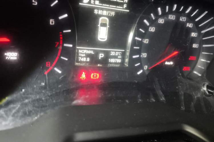 Used GAC Trumpchi GS4 2015 200T G-DCT Luxury Edition Odometer Close Up
