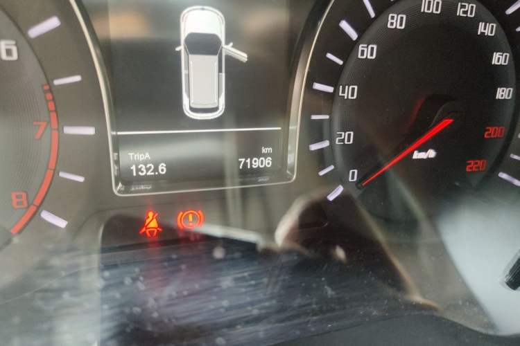 Used GAC Trumpchi GS4 2015 200T Manual Elite Edition Odometer Close Up