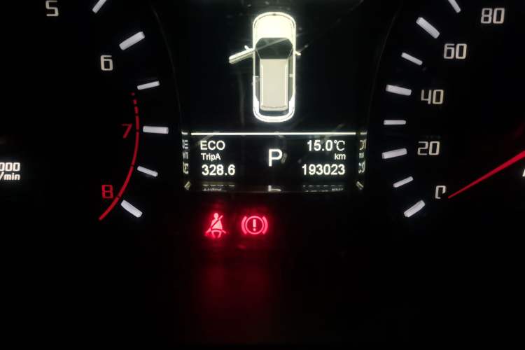 Used GAC Trumpchi GS4 2015 200T G-DCT Elite Edition Odometer Close Up