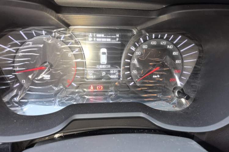 Used GAC Trumpchi GS4 2015 200T G-DCT Elite Edition Odometer Close Up