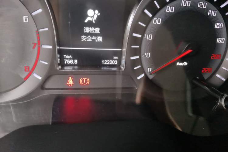 Used GAC Trumpchi GS4 2015 200T Manual Elite Edition Odometer Close Up