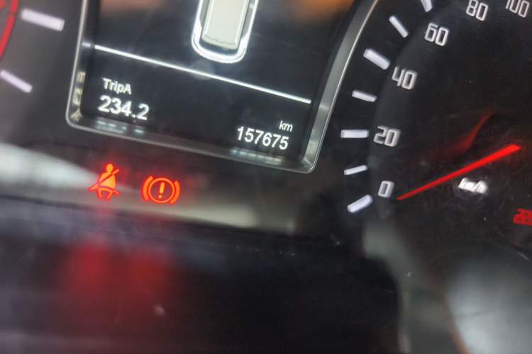 Used GAC Trumpchi GS4 2015 200T Manual Elite Edition Odometer Close Up