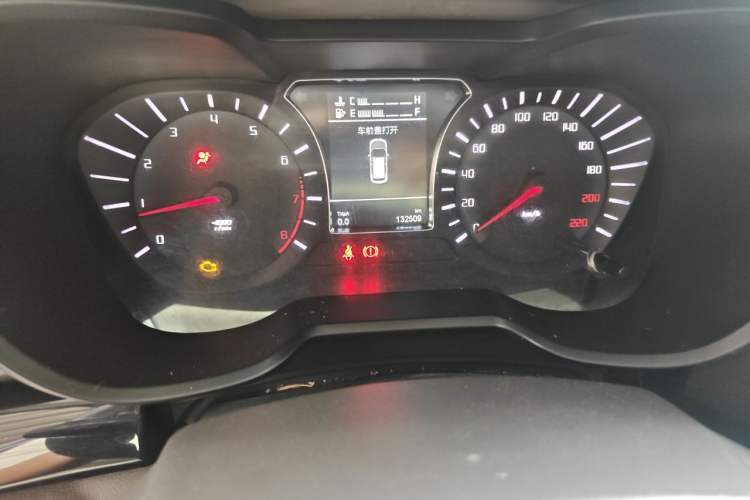 Used GAC Trumpchi GS4 2015 200T Manual Elite Edition Odometer Close Up