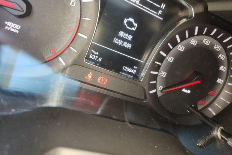 Used GAC Trumpchi GS4 2015 200T Manual Luxury Edition Odometer Close Up