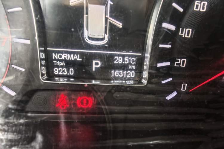 Used GAC Trumpchi GS4 2015 200T G-DCT Luxury Edition Odometer Close Up