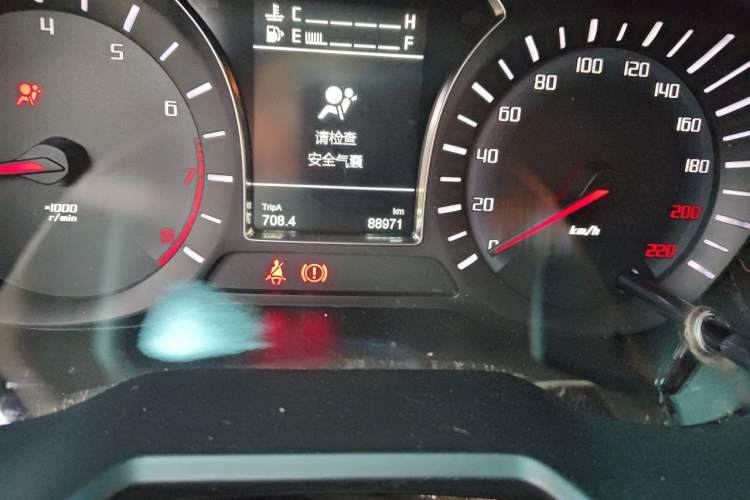 Used GAC Trumpchi GS4 2015 200T Manual Elite Edition Odometer Close Up