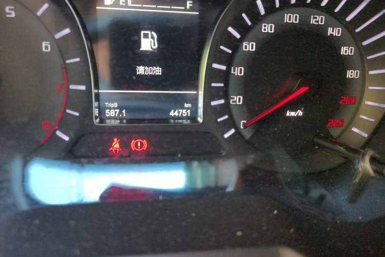 Used GAC Trumpchi GS4 2015 200T Manual Elite Edition Odometer Close Up