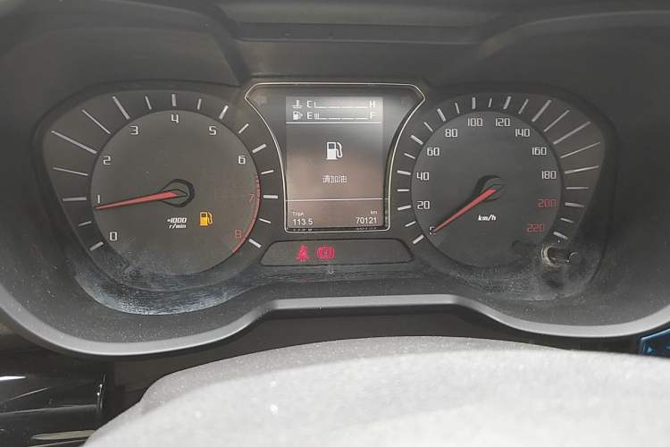 Used GAC Trumpchi GS4 2015 200T Manual Luxury Edition Odometer Close Up
