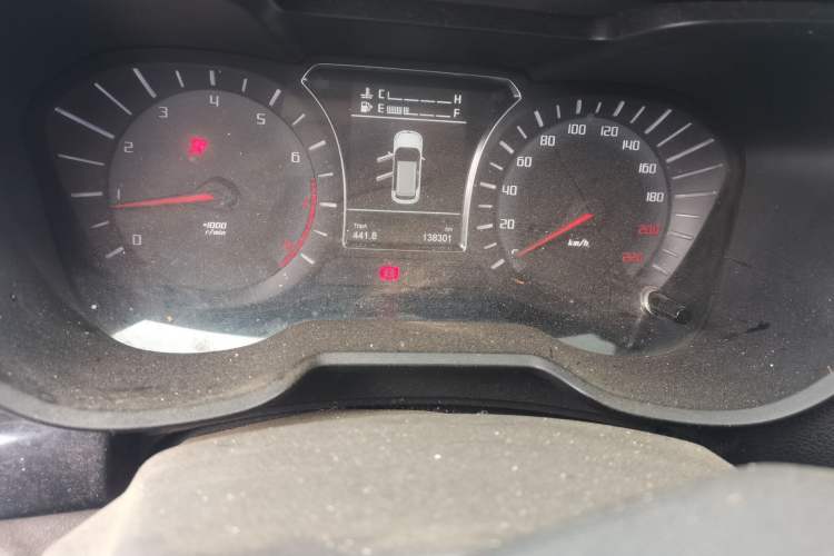 Used GAC Trumpchi GS4 2015 200T Manual Elite Edition Odometer Close Up