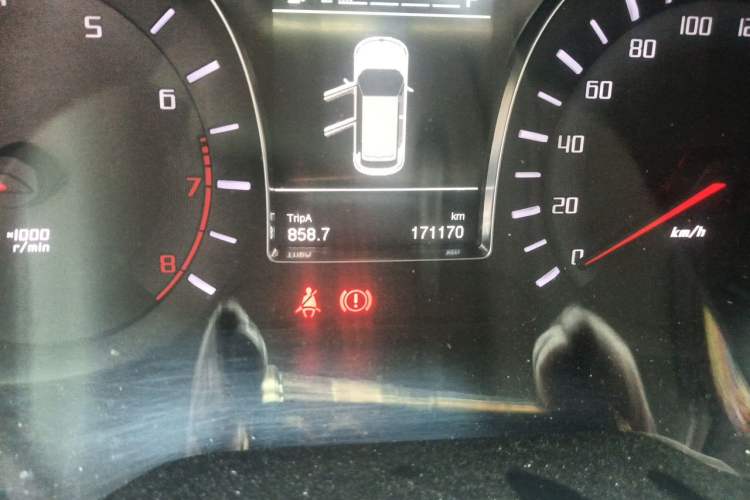 Used GAC Trumpchi GS4 2015 200T Manual Elite Edition Odometer Close Up