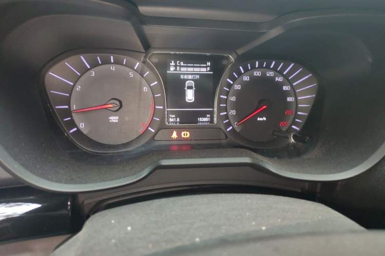 Used GAC Trumpchi GS4 2015 200T Manual Luxury Edition Odometer Close Up
