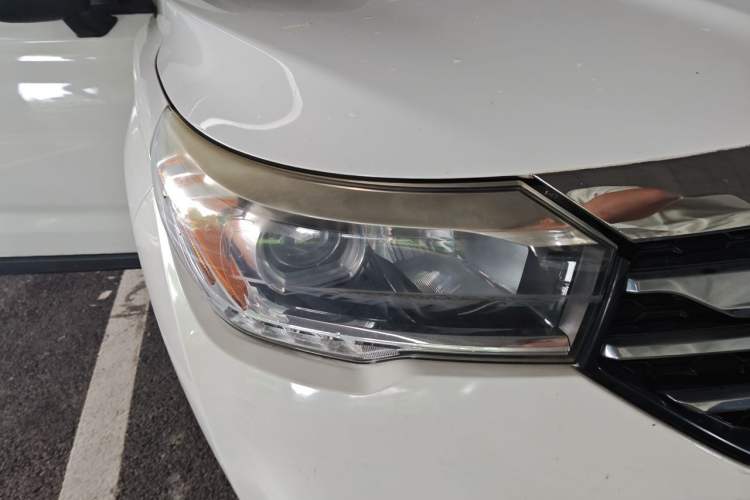 Used GAC Trumpchi GS4 2015 200T Manual Luxury Edition Right Front Headlight