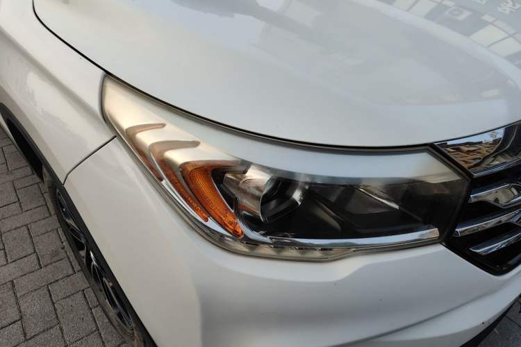 Used GAC Trumpchi GS4 2015 200T Manual Luxury Edition Right Front Headlight