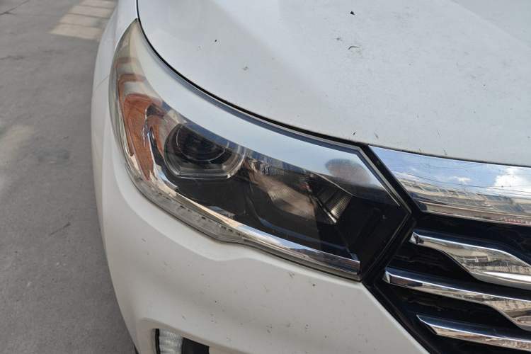 Used GAC Trumpchi GS4 2015 200T Manual Luxury Edition Right Front Headlight
