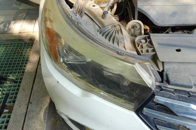 Used GAC Trumpchi GS4 2015 200T Manual Comfort Edition Right Front Headlight