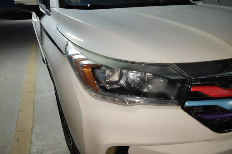 Used GAC Trumpchi GS4 2015 200T Manual Elite Edition Right Front Headlight