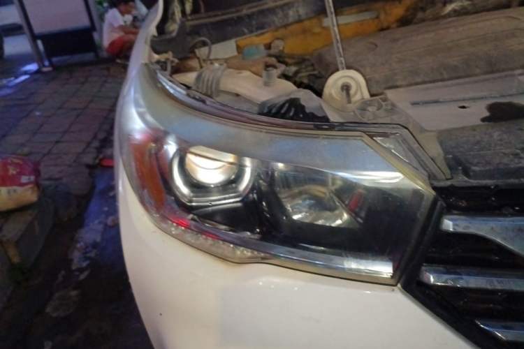 Used GAC Trumpchi GS4 2015 200T Manual Elite Edition Right Front Headlight