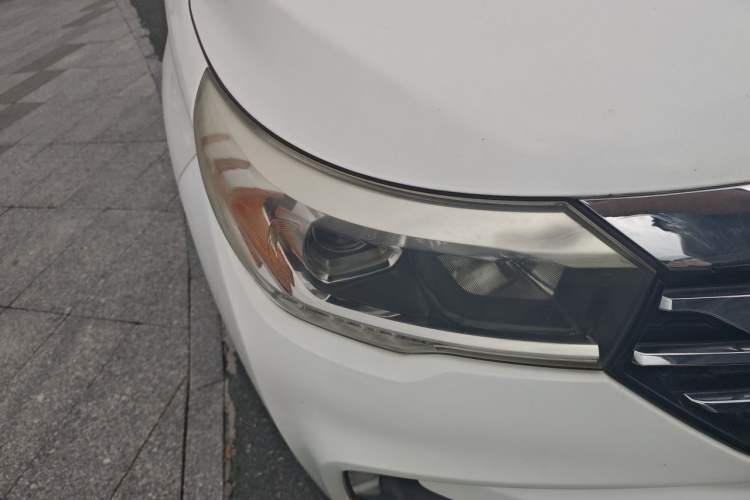 Used GAC Trumpchi GS4 2015 200T Manual Luxury Edition Right Front Headlight