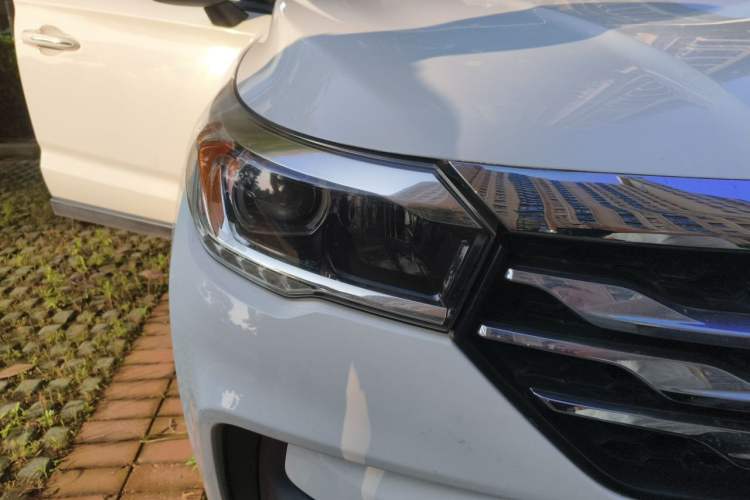 Used GAC Trumpchi GS4 2015 200T Manual Elite Edition Right Front Headlight