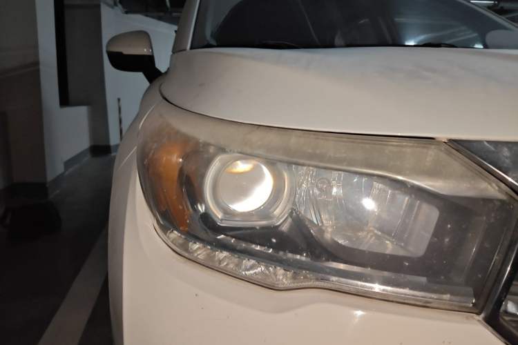 Used GAC Trumpchi GS4 2015 200T Manual Luxury Edition Right Front Headlight