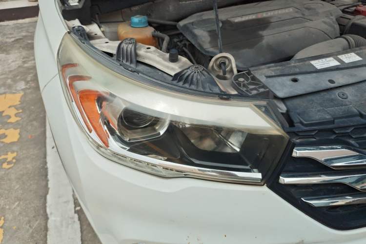 Used GAC Trumpchi GS4 2015 200T Manual Elite Edition Right Front Headlight