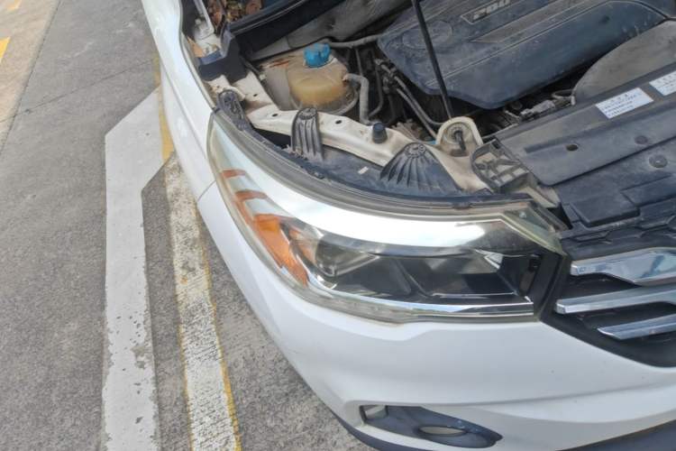 Used GAC Trumpchi GS4 2015 200T Manual Luxury Edition Right Front Headlight
