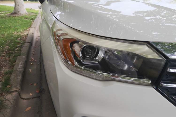 Used GAC Trumpchi GS4 2015 200T Manual Elite Edition Right Front Headlight