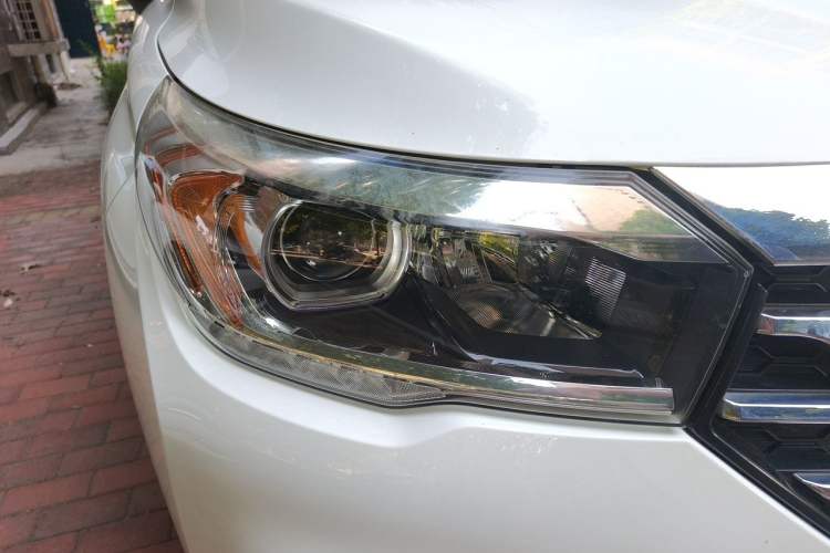 Used GAC Trumpchi GS4 2015 200T Manual Elite Edition Right Front Headlight