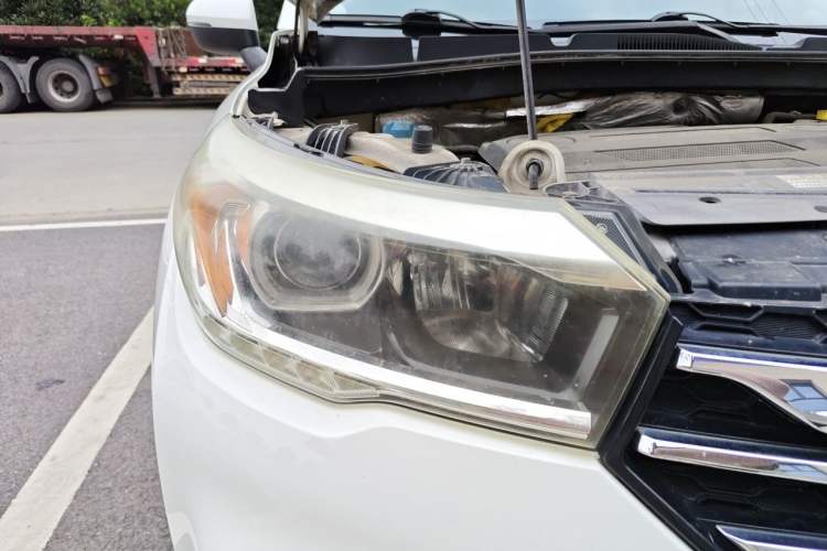 Used GAC Trumpchi GS4 2015 200T Manual Luxury Edition Right Front Headlight