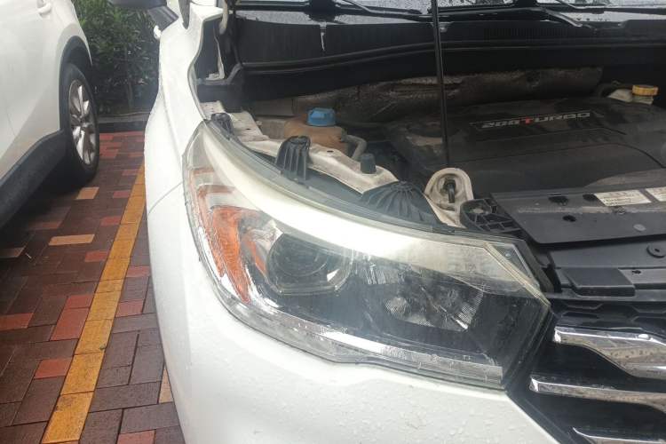 Used GAC Trumpchi GS4 2015 200T Manual Elite Edition Right Front Headlight
