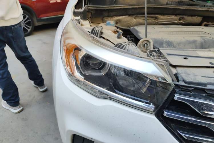 Used GAC Trumpchi GS4 2015 200T Manual Elite Edition Right Front Headlight