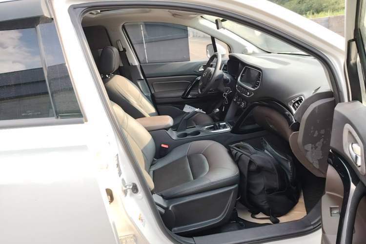 Used GAC Trumpchi GS4 2015 200T Manual Luxury Edition Right Front Seat