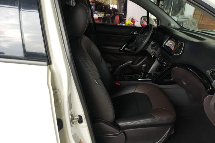 Used GAC Trumpchi GS4 2015 200T Manual Elite Edition Right Front Seat