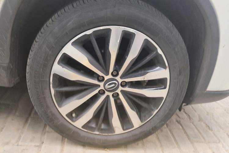 Used GAC Trumpchi GS4 2015 200T G-DCT Elite Edition Right Front Wheel Hub
