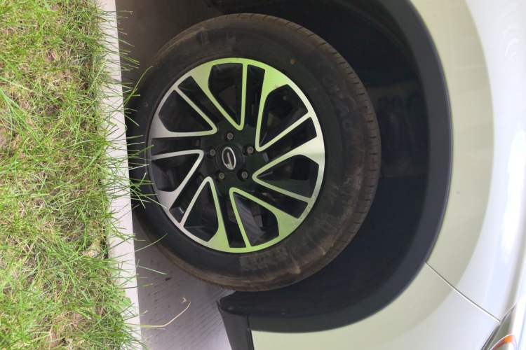 Used GAC Trumpchi GS4 2015 200T Manual Elite Edition Right Front Wheel Hub