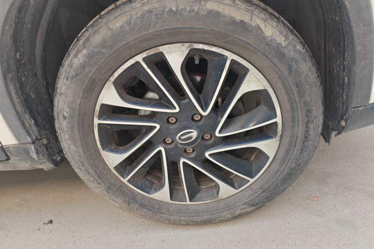 Used GAC Trumpchi GS4 2015 200T Manual Luxury Edition Right Front Wheel Hub