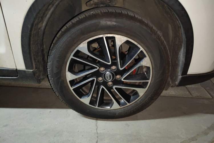 Used GAC Trumpchi GS4 2015 200T Manual Elite Edition Right Front Wheel Hub