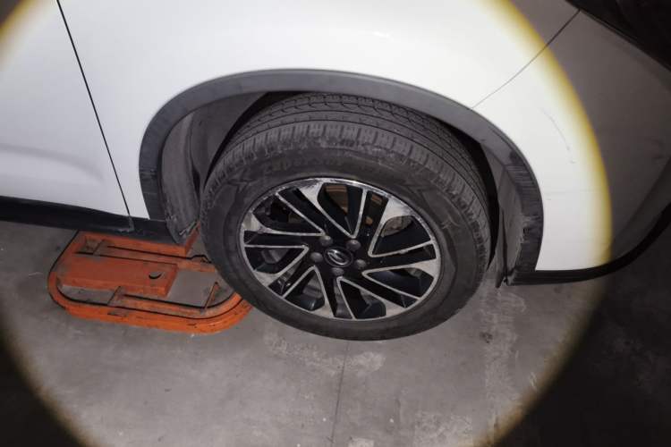 Used GAC Trumpchi GS4 2015 200T Manual Elite Edition Right Front Wheel Hub