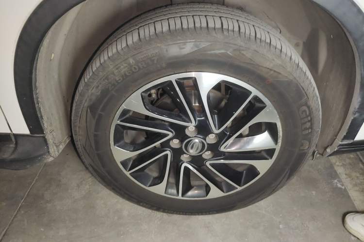 Used GAC Trumpchi GS4 2015 200T Manual Luxury Edition Right Front Wheel Hub