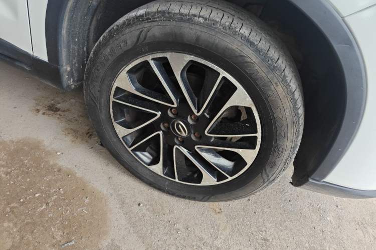 Used GAC Trumpchi GS4 2015 200T Manual Elite Edition Right Front Wheel Hub