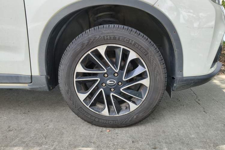 Used GAC Trumpchi GS4 2015 200T Manual Elite Edition Right Front Wheel Hub