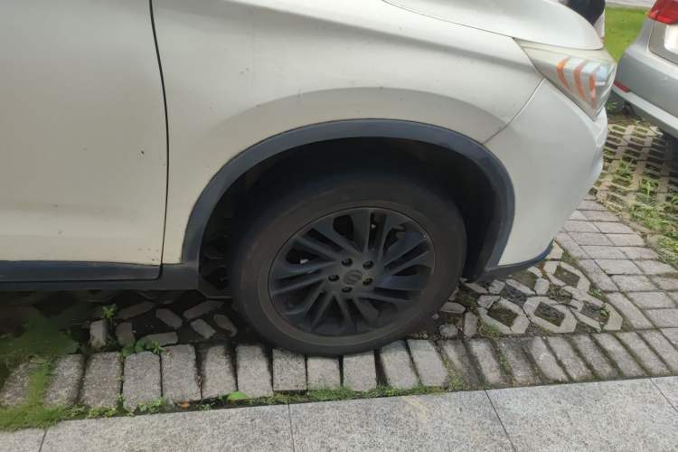 Used GAC Trumpchi GS4 2015 200T Manual Luxury Edition Right Front Wheel Hub